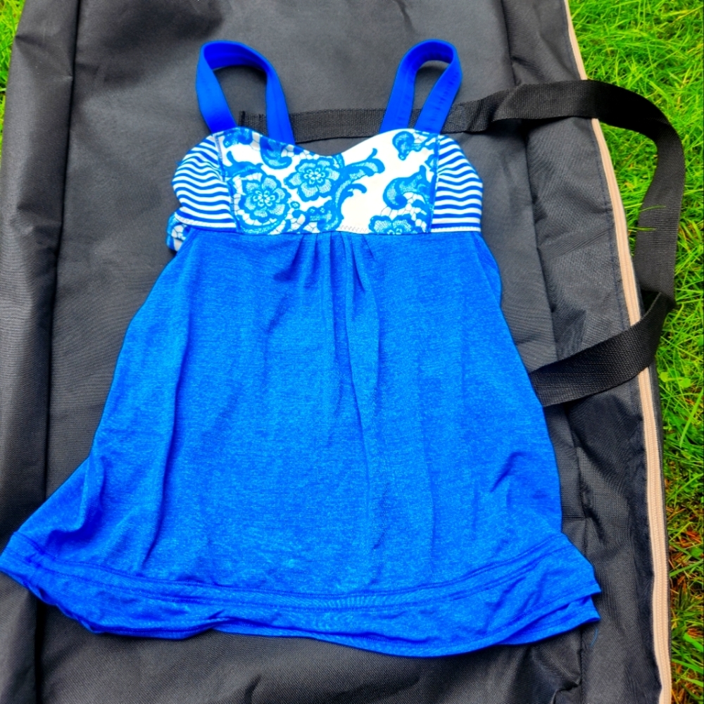 Lululemon tank top flowy size 6